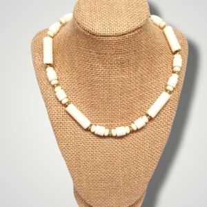Vintage Trifari Lucite Necklace